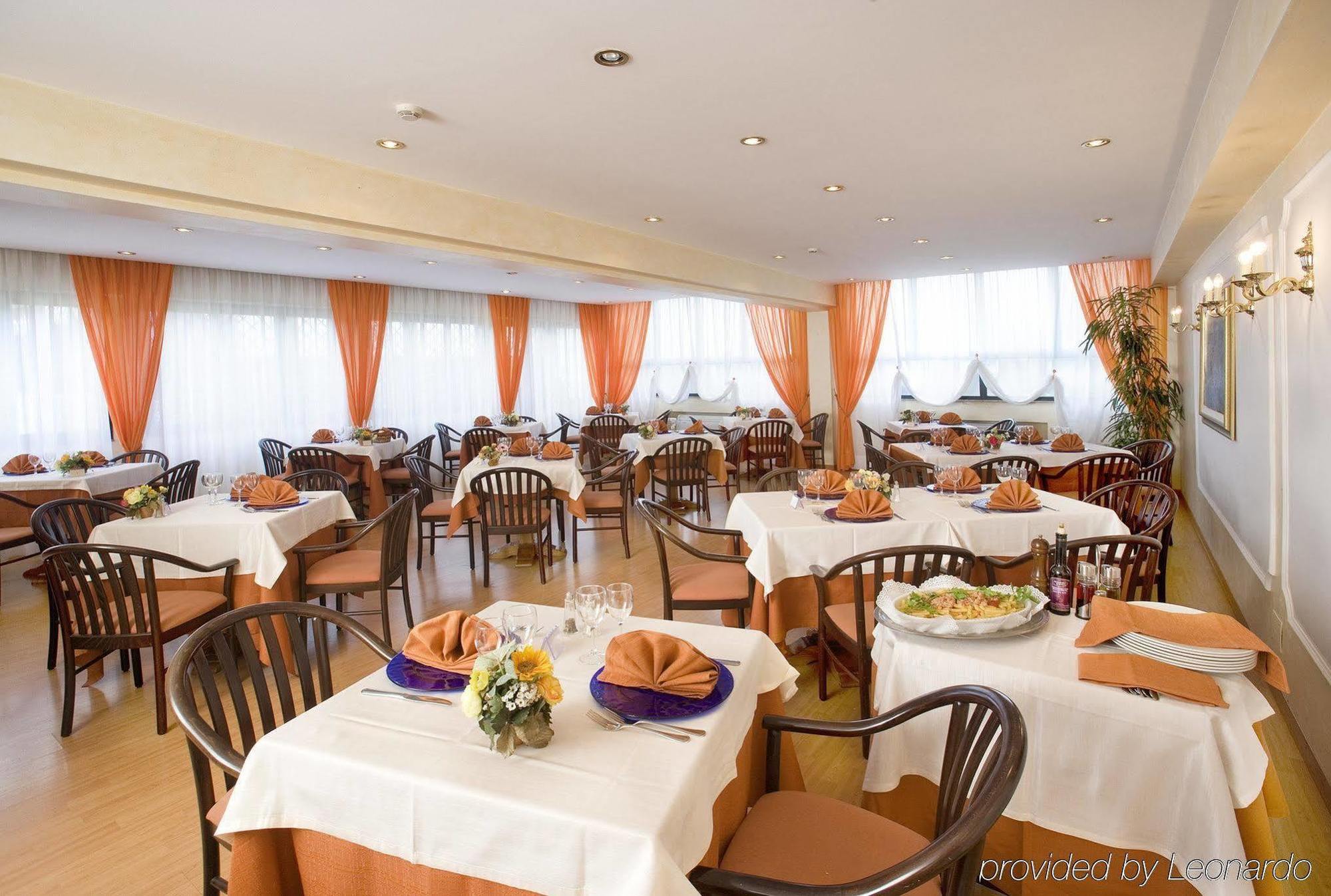 Quality Hotel Rouge Et Noir Rome Restaurant photo